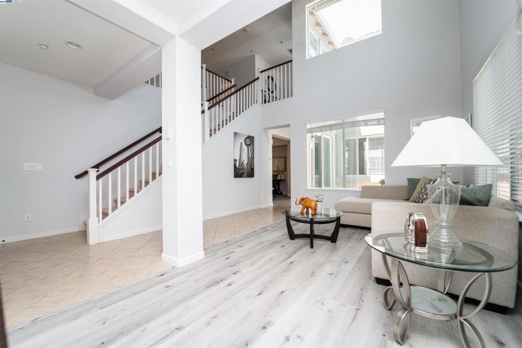 BRENTWOOD - Residential Lease