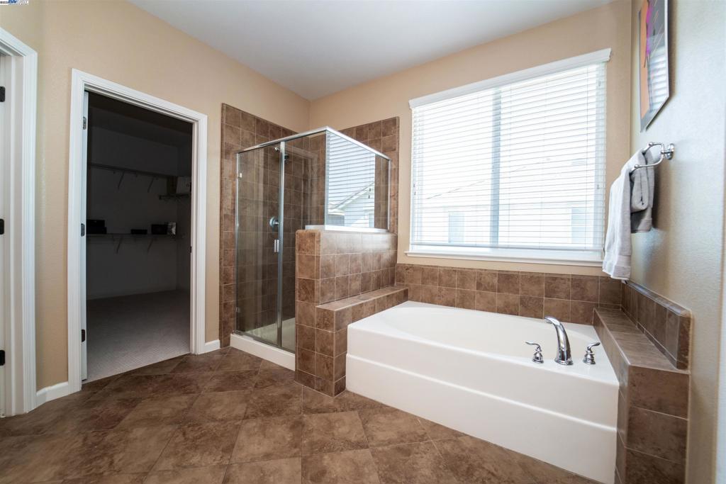 BRENTWOOD - Residential Lease