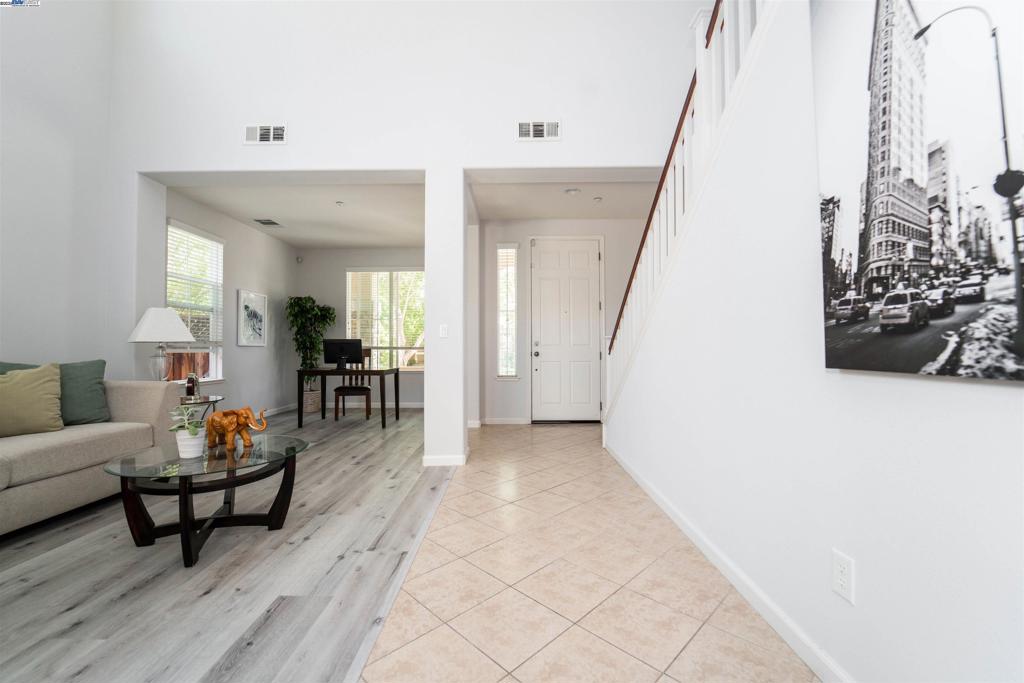 BRENTWOOD - Residential Lease