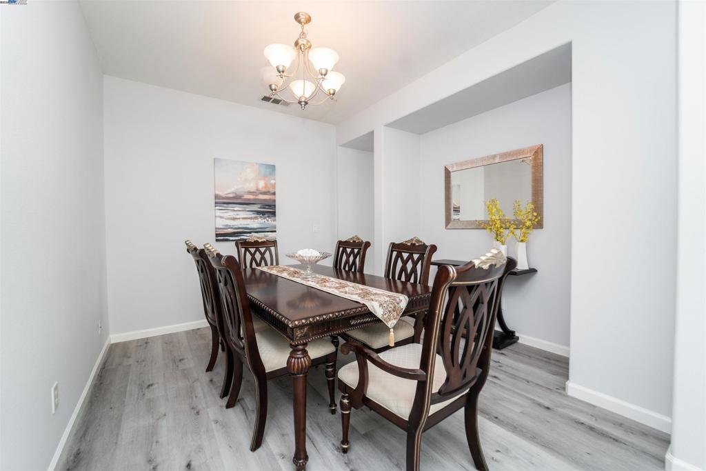 BRENTWOOD - Residential Lease