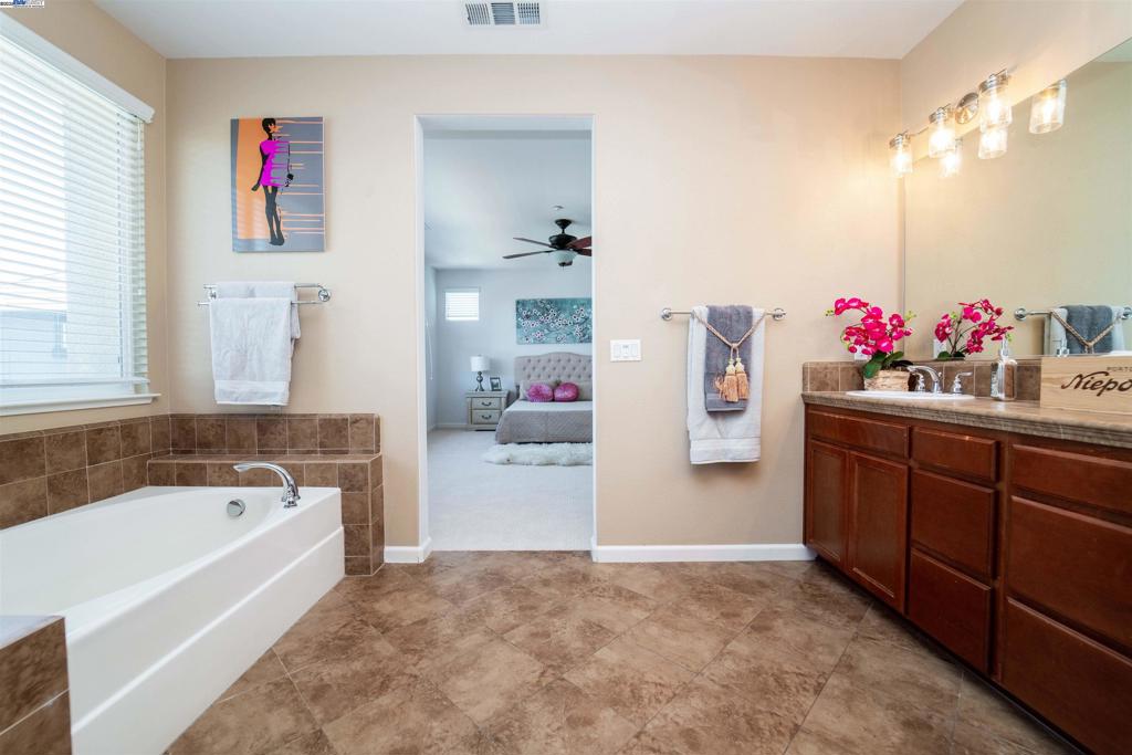 BRENTWOOD - Residential Lease