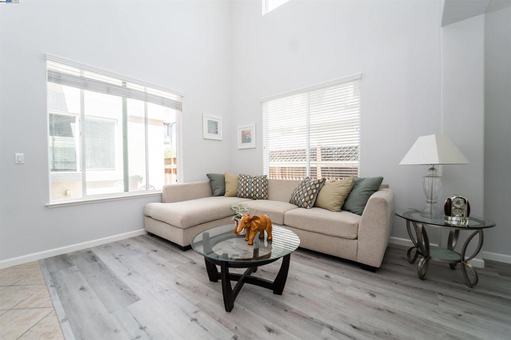 BRENTWOOD - Residential Lease