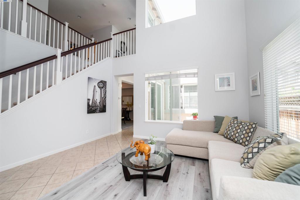 BRENTWOOD - Residential Lease