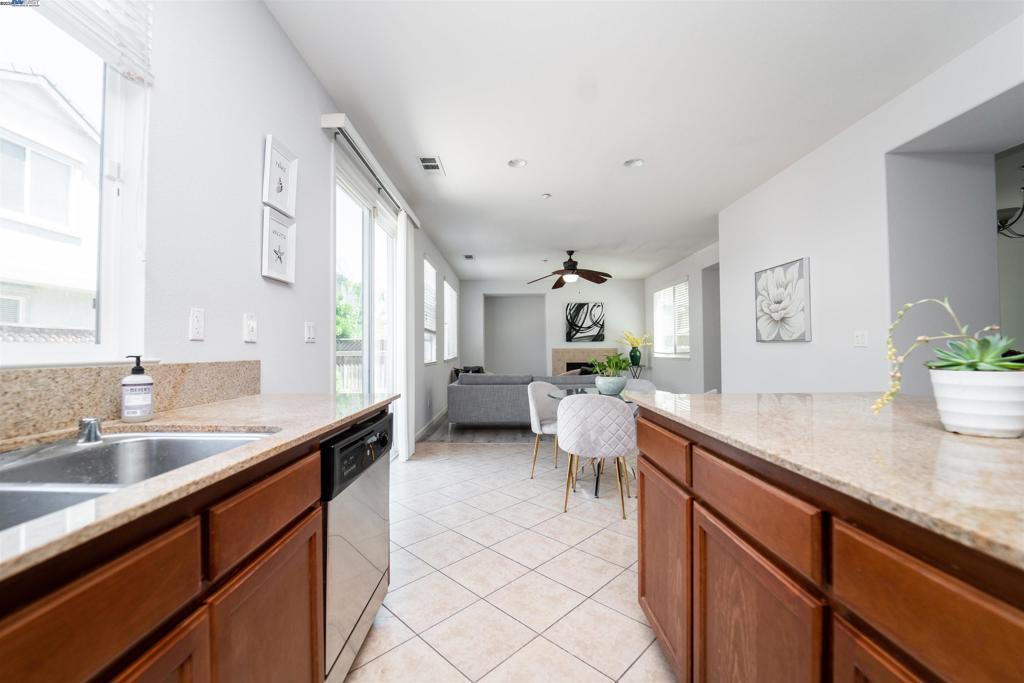 BRENTWOOD - Residential Lease