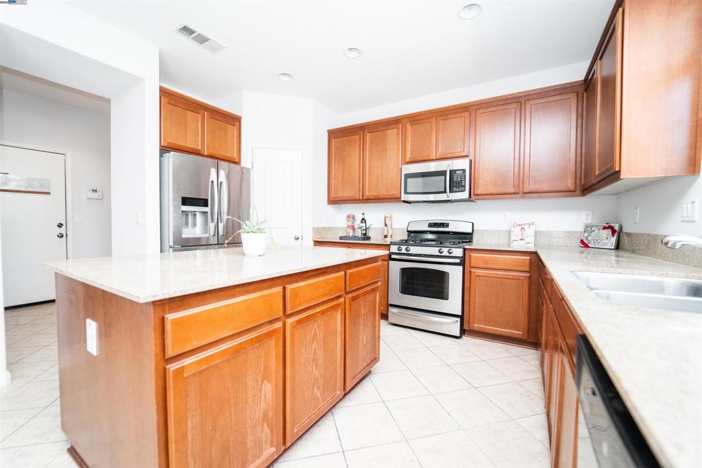 BRENTWOOD - Residential Lease