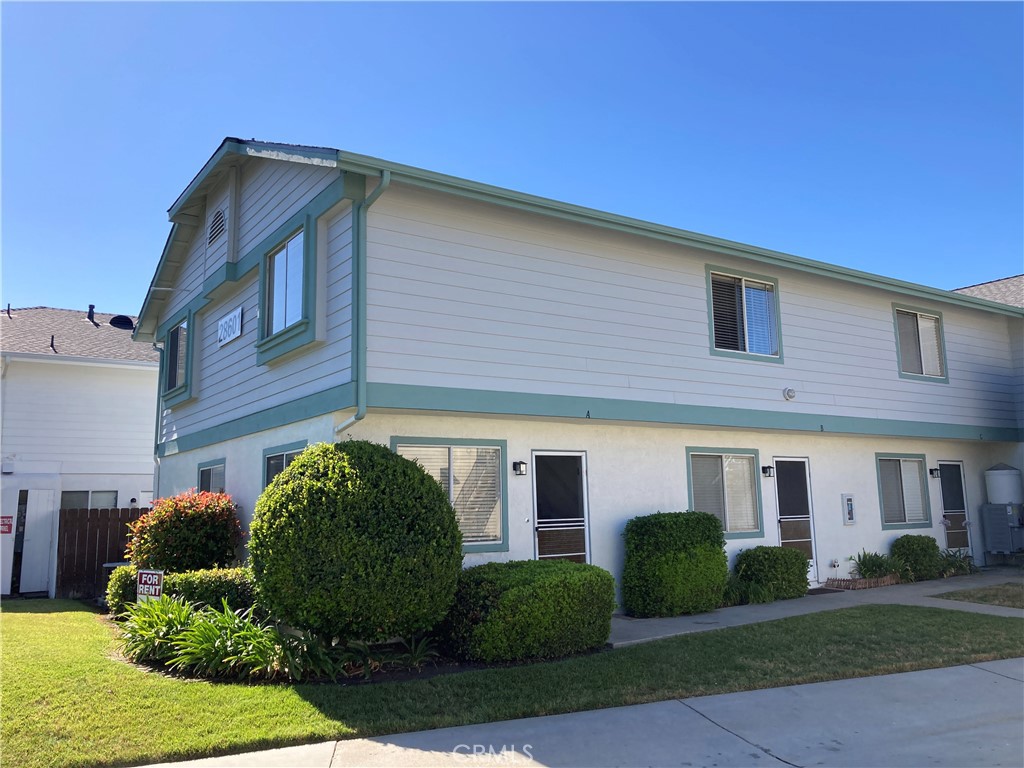 This beautifully updated 2-story apartment in the heart of Murrieta offers comfortable living in a quiet, well-maintained community. The unit features two bedrooms and 1.5 bathrooms. Enjoy the convenience of a spacious layout with the living areas downstairs and bedrooms upstairs, offering both privacy and functionality. There is a small private patio off of the kitchen.
Step inside to find fresh new carpet in the bedrooms and a modern coat of new paint that gives the entire space a clean, welcoming feel. The kitchen and bathrooms are well-appointed and functional, with plenty of cabinet and counter space. A private detached garage and an additional uncovered parking space are included with the unit, providing convenient parking for two vehicles. The building features coin-op laundry facilities. Rent includes trash and water. The tenant will be responsible for electric and gas.
Located in Murrieta, you'll be close to local shopping, dining, parks, and top-rated schools. With easy access to major freeways, commuting to nearby cities is a breeze. Don’t miss your chance to make this updated unit your new home—contact us today to schedule a viewing or get more information!