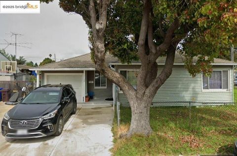 Photo of 2732 Clarendon Ct. Ct, San Pablo, CA 94806 (MLS # 41105731)