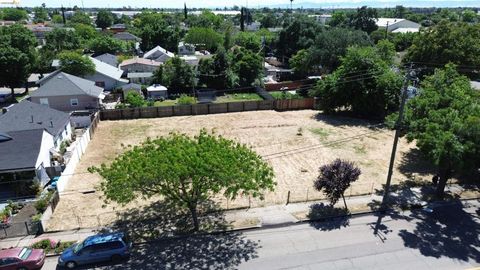 Photo of 1640 E Hazelton Ave Ave, Stockton, CA 95205 (MLS # 41132646)