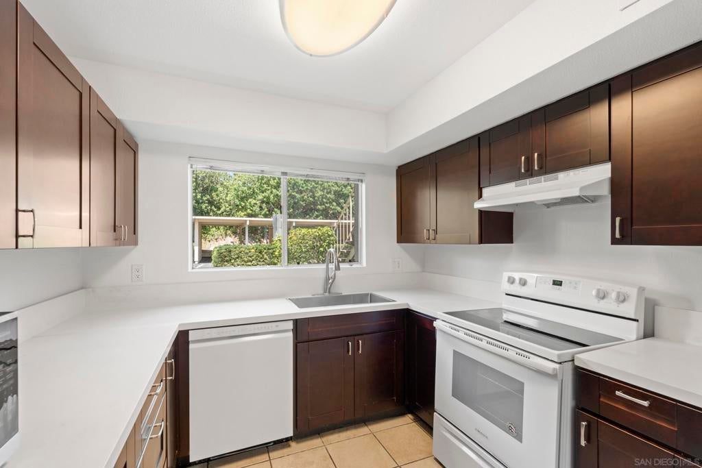 6868 Hyde Park Dr DR A, San Diego CA 92119