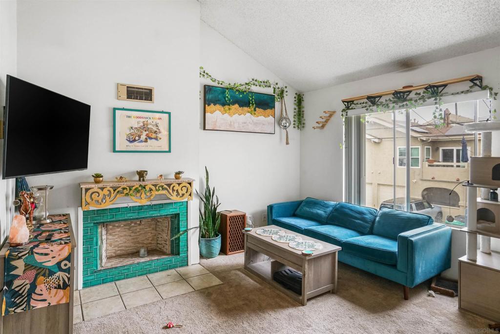 1228 Grand Ave