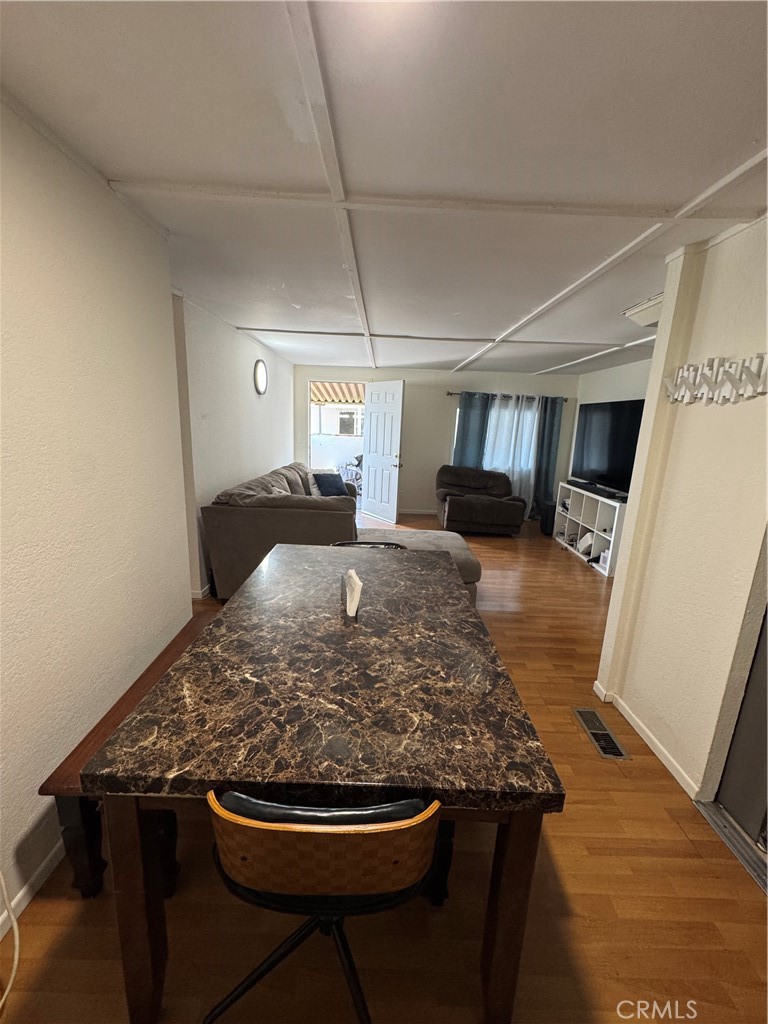 17225 Valley 10