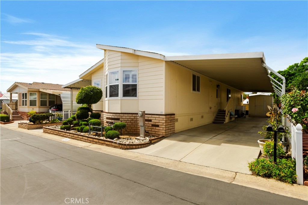 1245 W Cienega Avenue 215