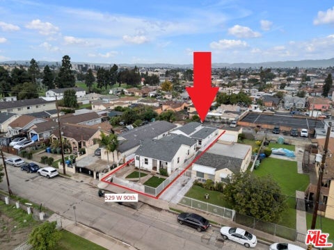 Photo of 529 W 90th Street, Los Angeles, CA 90044 (MLS # 26861599)