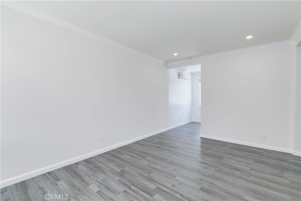 Properties 4 1669 N Hollywood Way