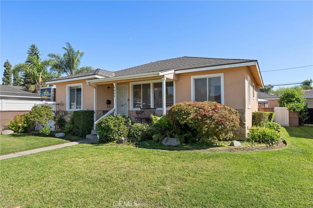 4945 Adenmoor