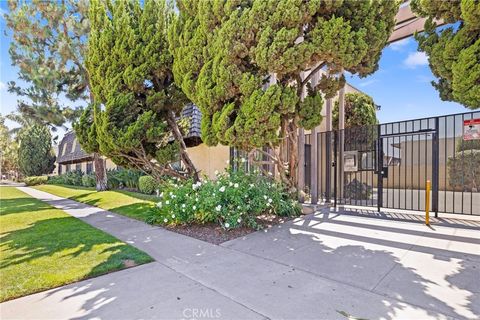 Photo of 5535 Ackerfield Avenue #47, Long Beach, CA 90805 (MLS # OC25133468) Photo of 5535 Ackerfield Avenue #47, Long Beach, CA 90805 (MLS # OC25133468)