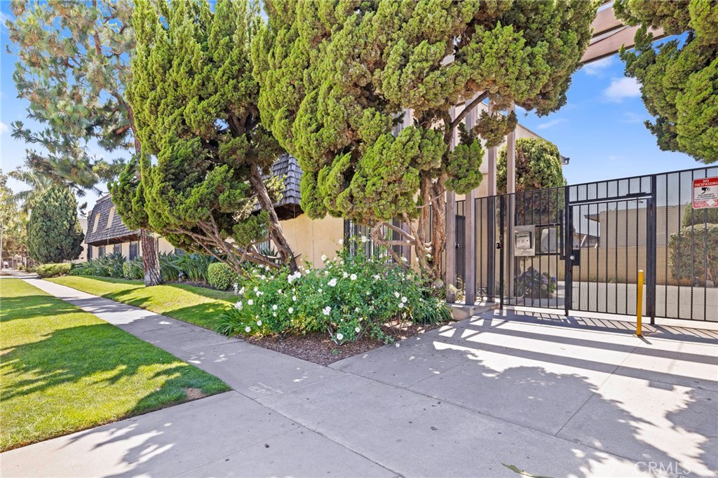 5535 Ackerfield Avenue 47
