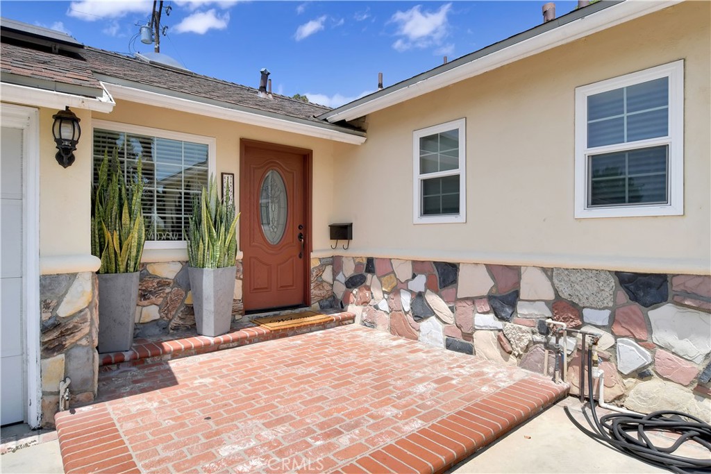 1305 E Eckerman Avenue