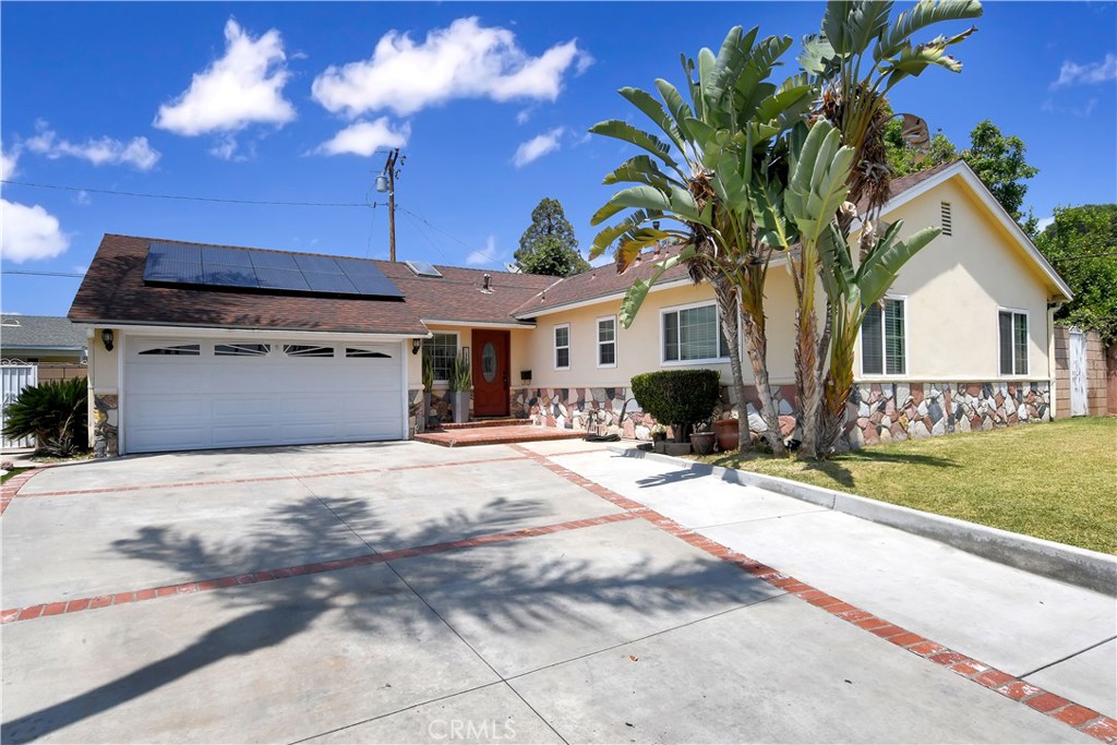 1305 E Eckerman Avenue