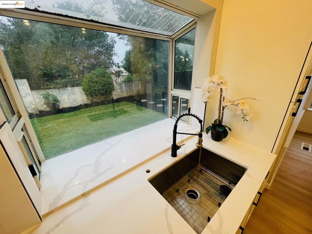 ANTIGUA - Residential