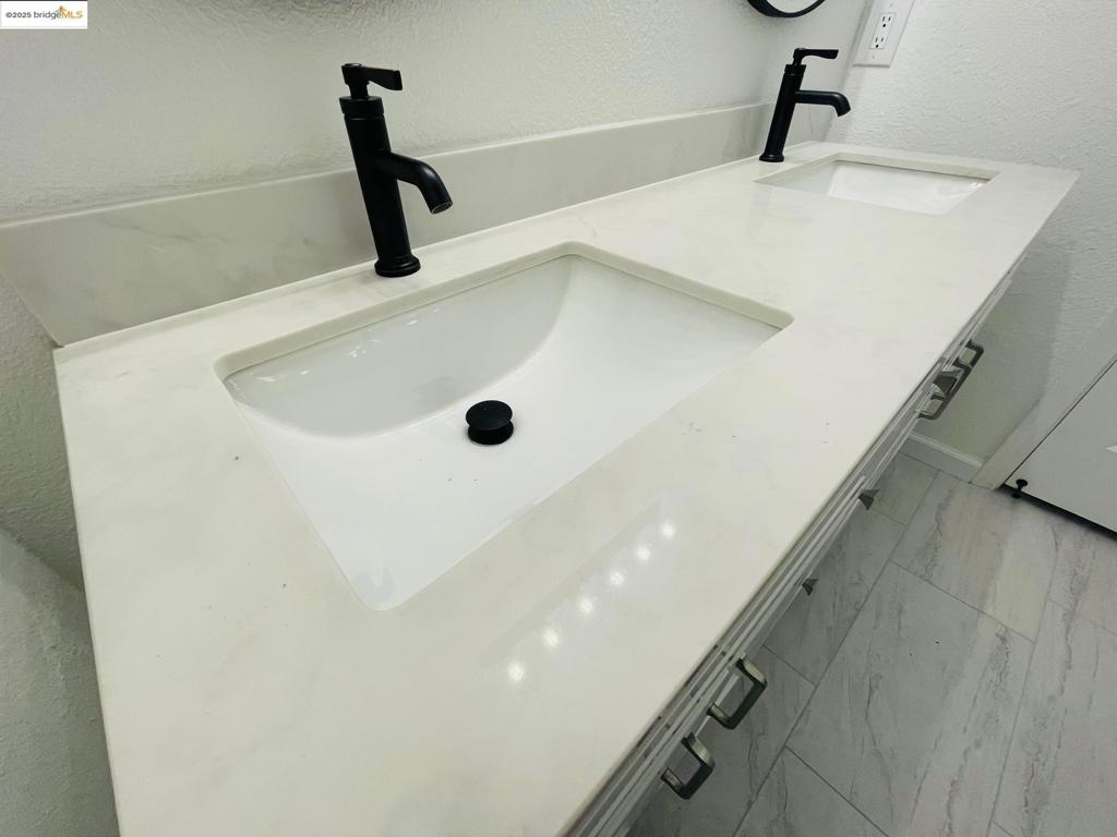 ANTIGUA - Residential