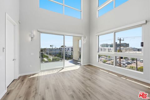Photo of 4140 Glencoe Avenue #516, Marina Del Rey, CA 90292 (MLS # 26853599)