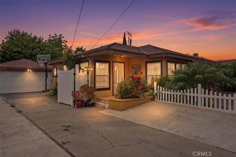 Photo of 1614 S Flower ST, Santa Ana, CA 92707 (MLS # PW26102258)