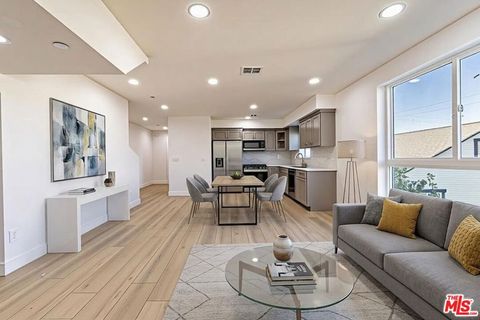 Photo of 5434 Romaine Street, Los Angeles, CA 90019 (MLS # 26669279)