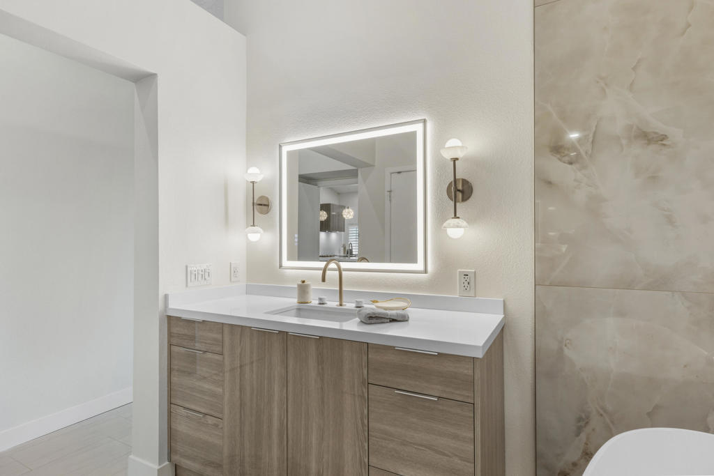 Desert Falls C.C. - Residential Lease