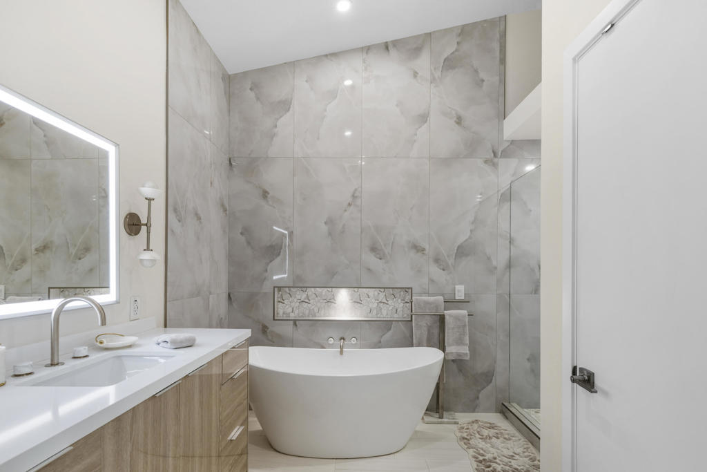 Desert Falls C.C. - Residential Lease