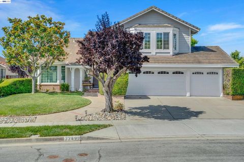 Photo of 33499 33499 Quail Run Rd Rd, Fremont, CA 94555 (MLS # 41125857)