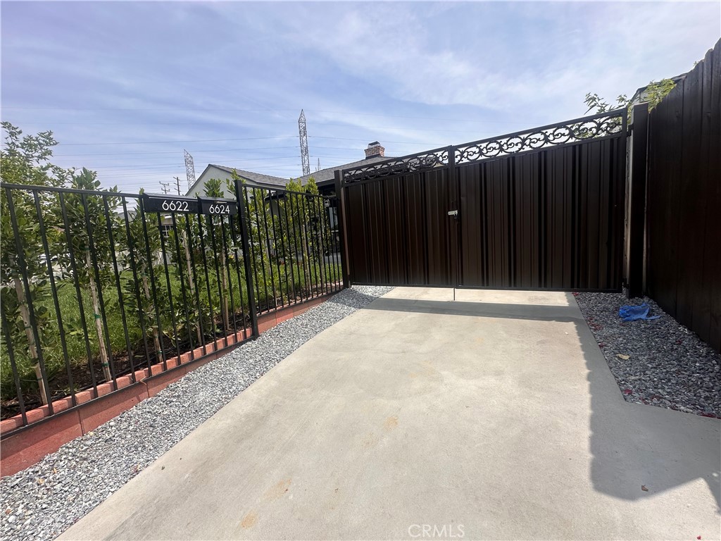 6624 Farmdale