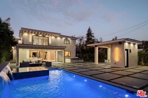 4528 Matilija Avenue Sherman Oaks CA 91423