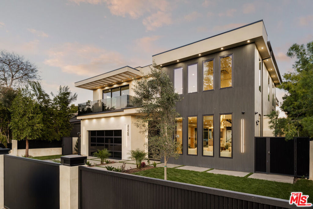 4528 Matilija Avenue