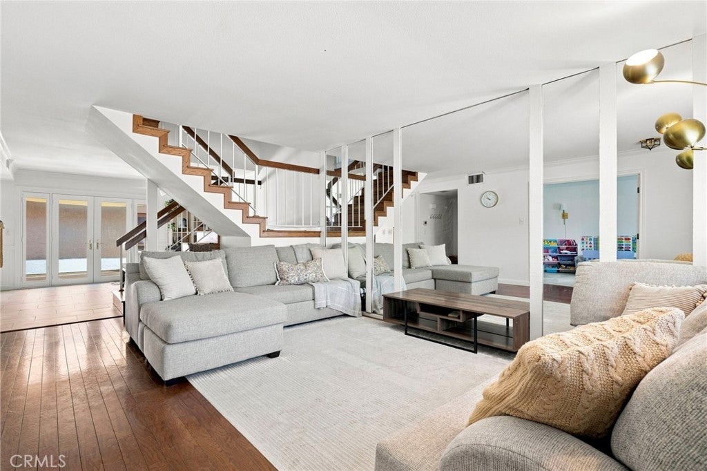 1361 S Walnut 3875