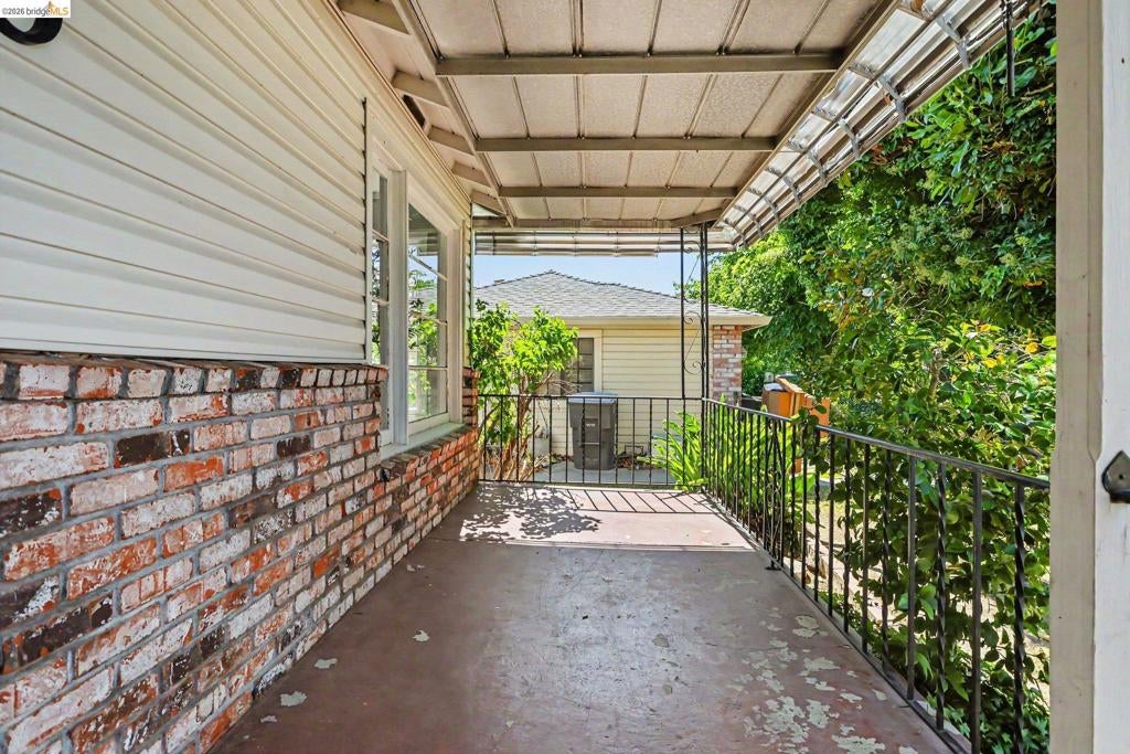 250 W 23Rd St