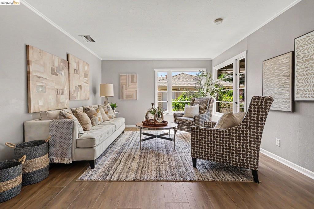 250 W 23Rd St
