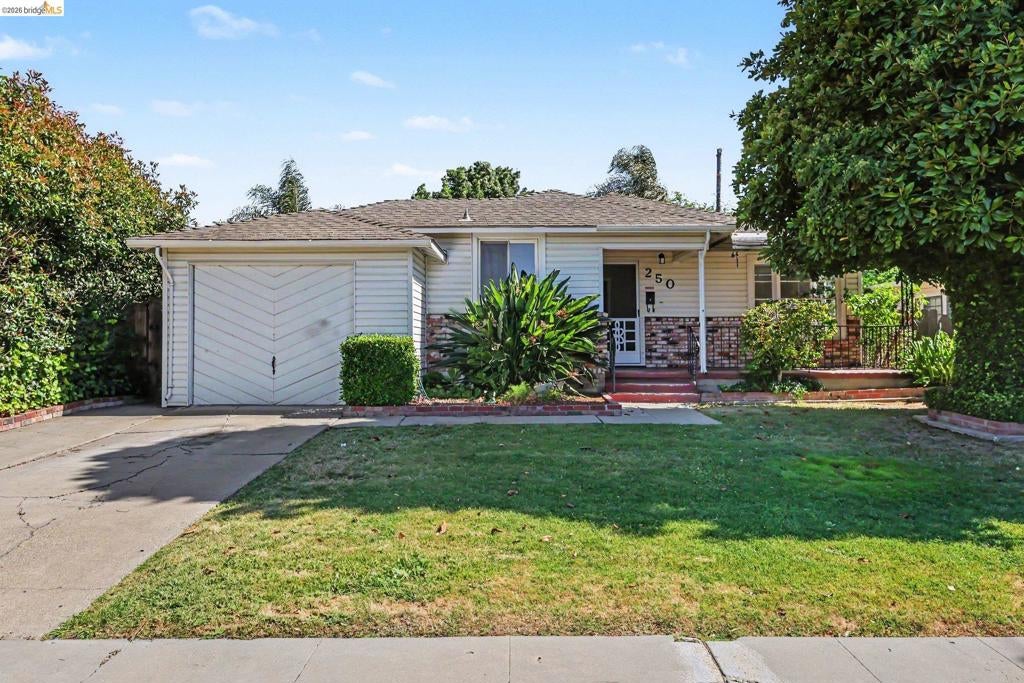 250 W 23Rd St