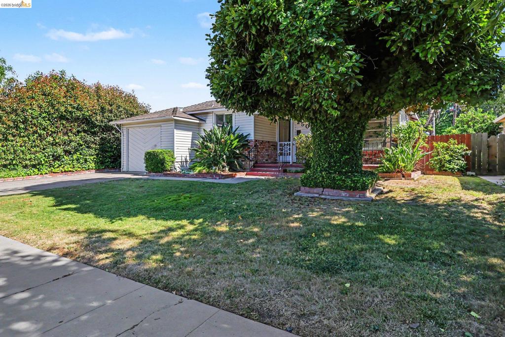250 W 23Rd St