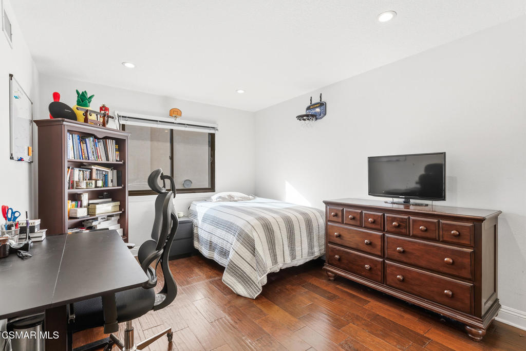 Porter Ranch, California, 91326, United States, 4 Bedrooms Bedrooms, ,3 BathroomsBathrooms,Residential,Active,2045546