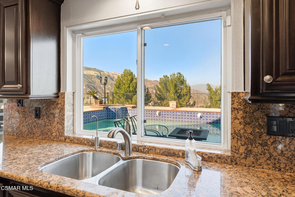 Porter Ranch, California, 91326, United States, 4 Bedrooms Bedrooms, ,3 BathroomsBathrooms,Residential,Active,2045546
