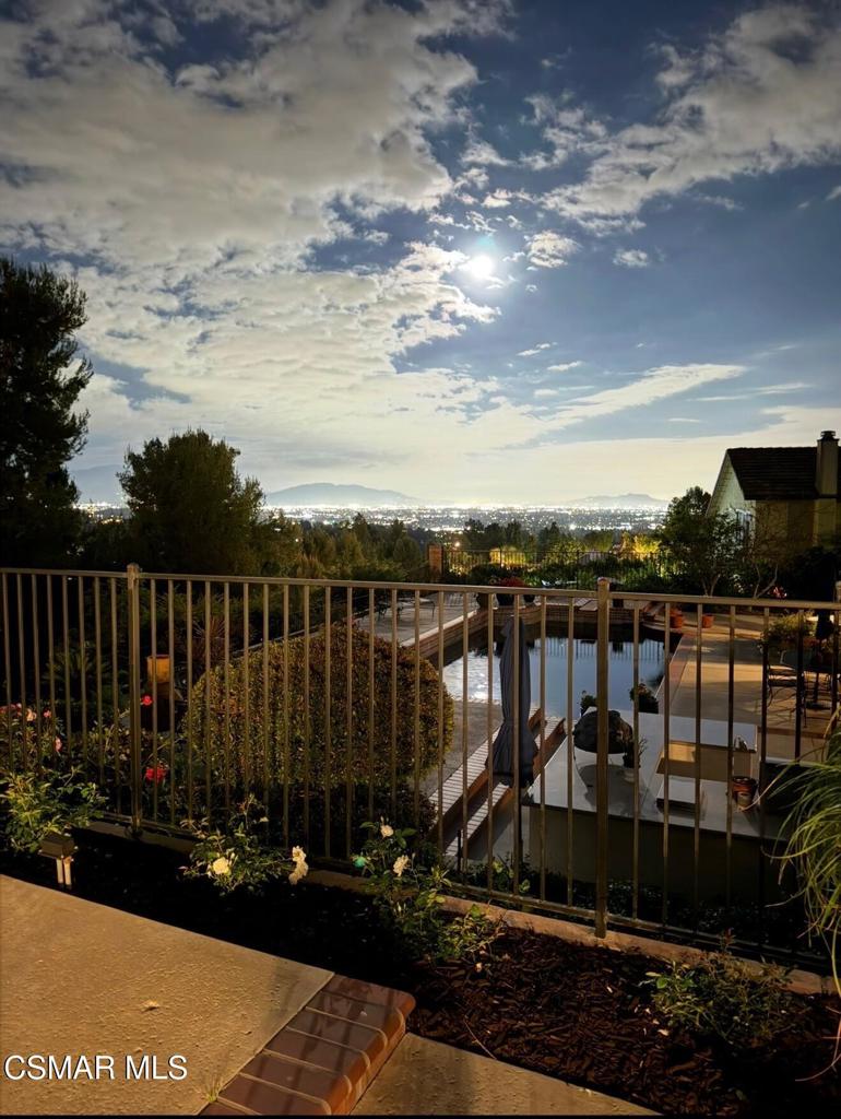 Porter Ranch, California, 91326, United States, 4 Bedrooms Bedrooms, ,3 BathroomsBathrooms,Residential,Active,2045546