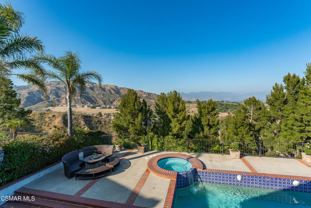 Porter Ranch, California, 91326, United States, 4 Bedrooms Bedrooms, ,3 BathroomsBathrooms,Residential,Active,2045546