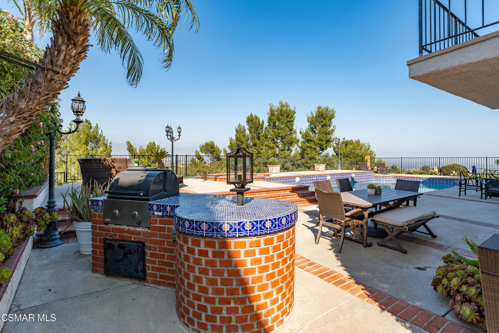 Porter Ranch, California, 91326, United States, 4 Bedrooms Bedrooms, ,3 BathroomsBathrooms,Residential,Active,2045546
