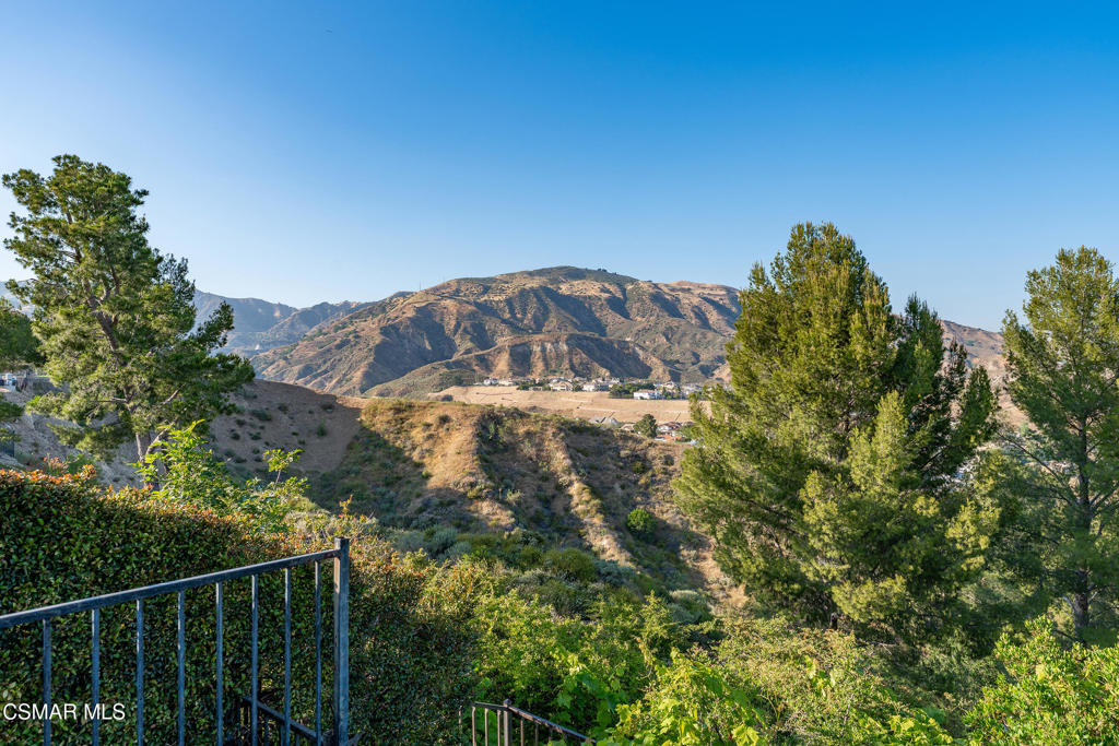 Porter Ranch, California, 91326, United States, 4 Bedrooms Bedrooms, ,3 BathroomsBathrooms,Residential,Active,2045546