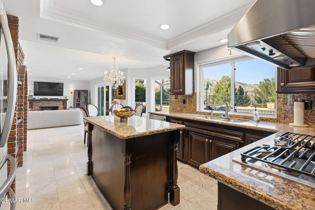 Porter Ranch, California, 91326, United States, 4 Bedrooms Bedrooms, ,3 BathroomsBathrooms,Residential,Active,2045546
