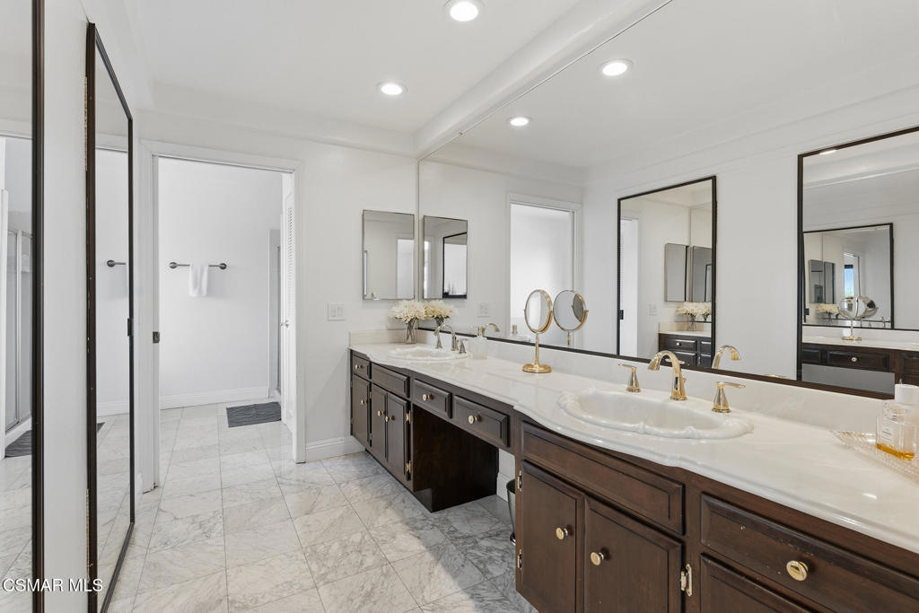 Porter Ranch, California, 91326, United States, 4 Bedrooms Bedrooms, ,3 BathroomsBathrooms,Residential,Active,2045546