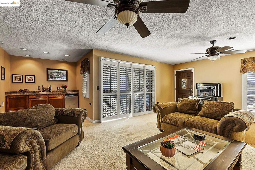 PITTSBURG HEIGHT - Residential