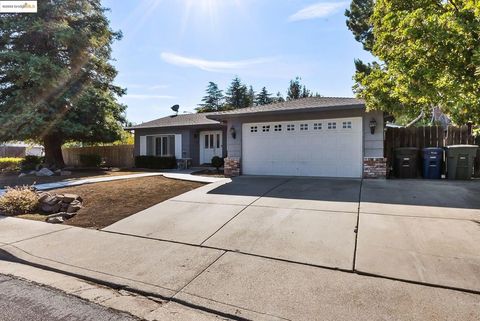 Photo of 4358 Heights Ave Ave, Pittsburg, CA 94565 (MLS # 41111873) Photo of 4358 Heights Ave Ave, Pittsburg, CA 94565 (MLS # 41111873)