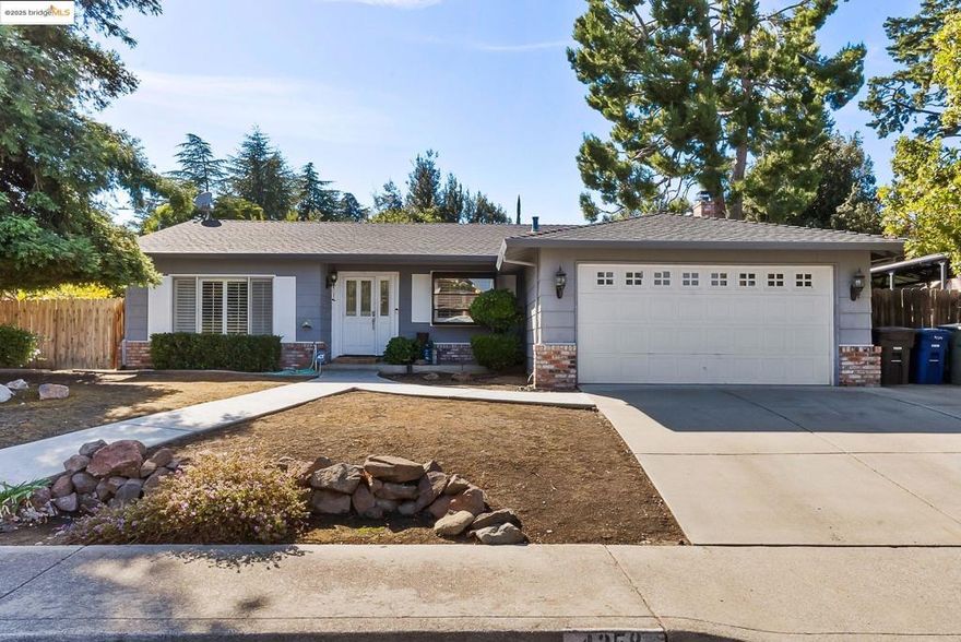 Here she is. Ready for you to make your own. The Pittsburg Heights and Hills are calling you.  Rare find in this extremely desired area of the hills.  Amazing property for all your toys and so much potential for all your gatherings.  Yes,  you did not see wrong.  OVER 12,700 square foot lot.  And yes a beautiful pool.  So many memories to be had here! Not to mention a rare single level on a corner lot.  Pittsburg is perfect for your commute to the Bay Area.  This neighborhood shows pride and is very well established.  3 bedrooms and 2 full baths with an open kitchen family room concept.  There is a front sitting room in addition to the huge family room addition.  Bring your toys, bring all your friends and bring the party to take a big dip in the pool.